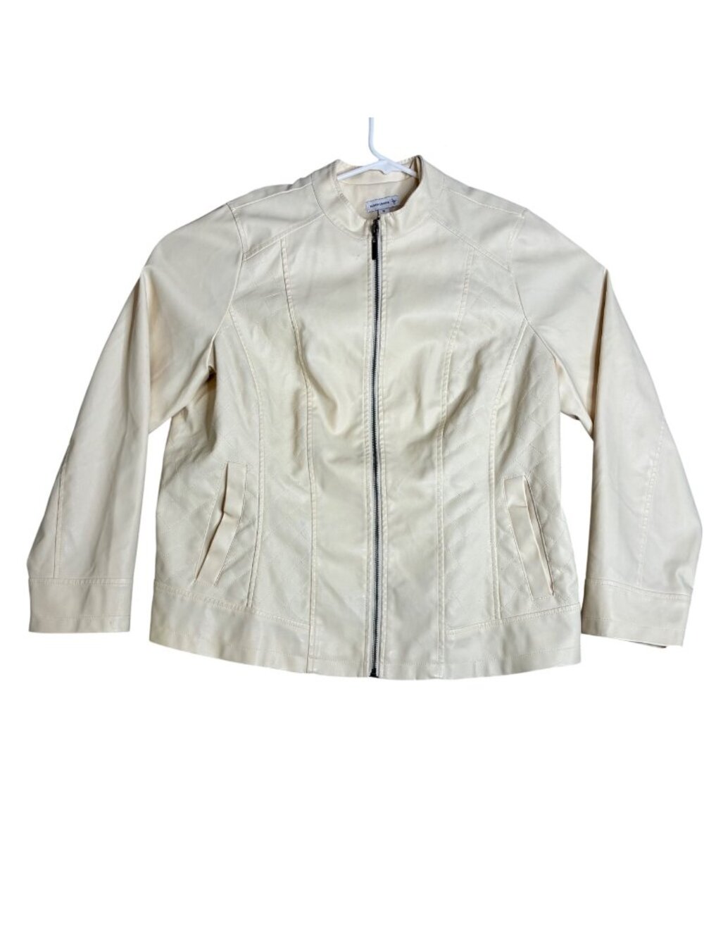 Susan Graver Women's Ivory Faux Leather Jacket Quilted Details Front Zip Sz 1X
